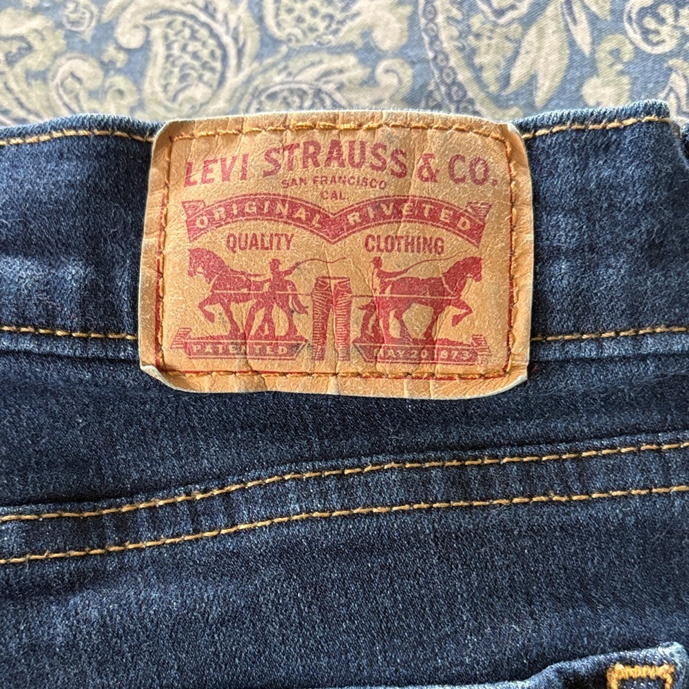 Levi’s Women's Boot Cut Jeans in Dark Blue 30 x 32 - Picture 3 of 7